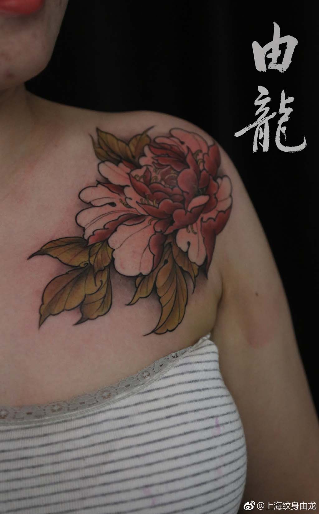 闺蜜锁骨玫瑰纹身图案-上海纹彩刺青